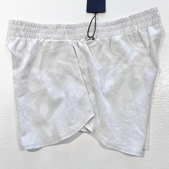 New Lanston Sport Curved Hem Shorts Grey Sample Size / Size Small - Picture 9 of 12